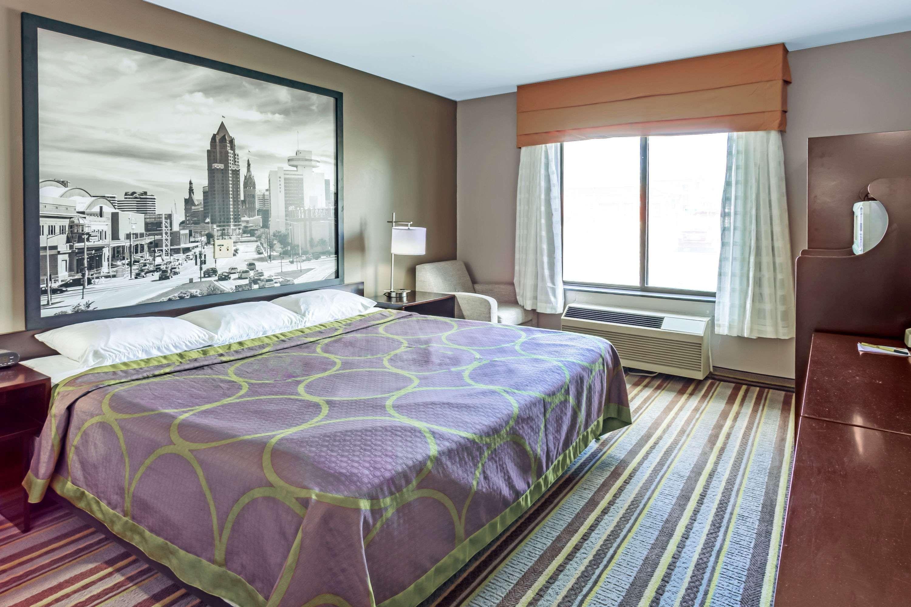 Delavan Inn And Suites Εξωτερικό φωτογραφία
