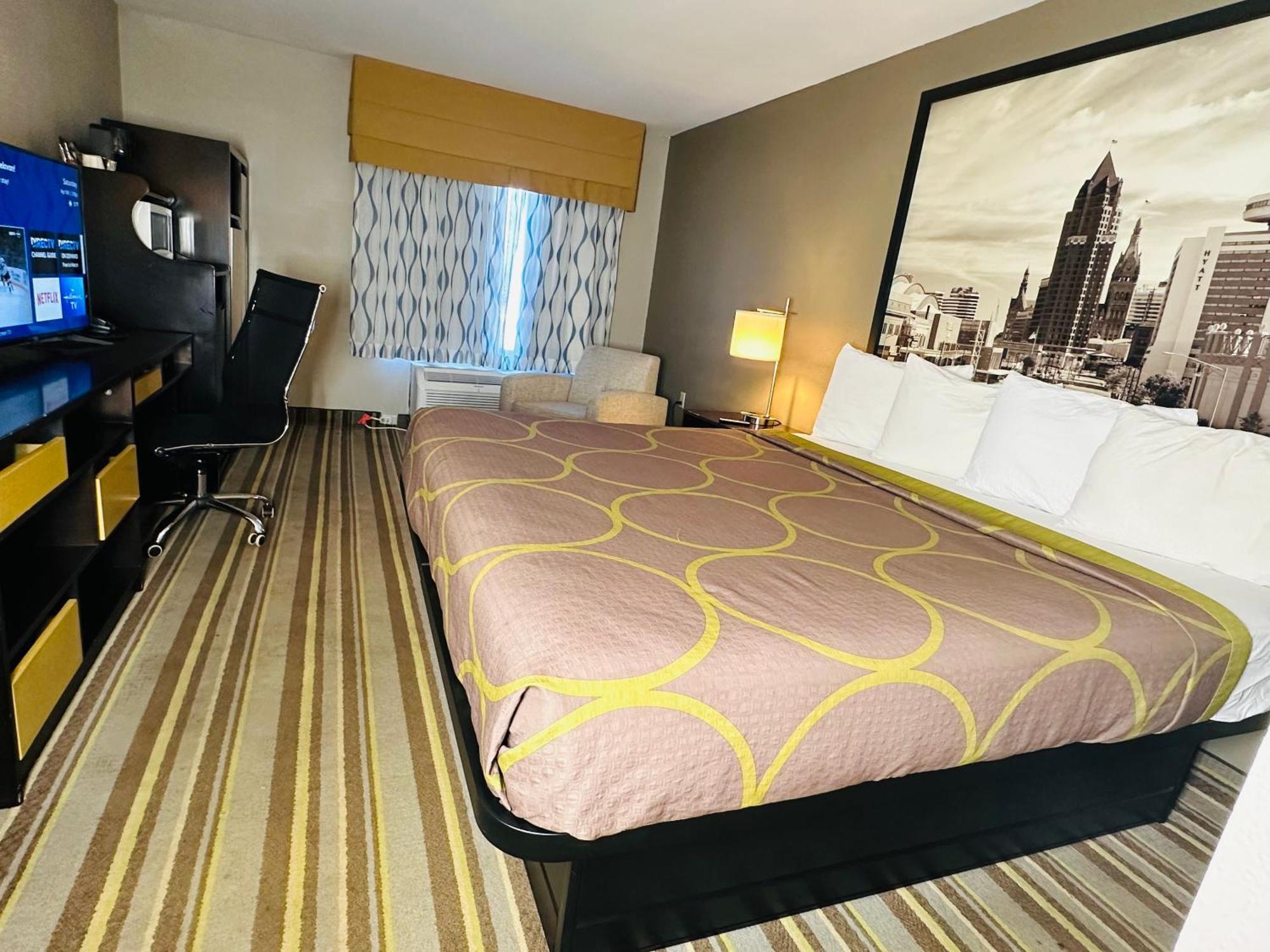 Delavan Inn And Suites Εξωτερικό φωτογραφία